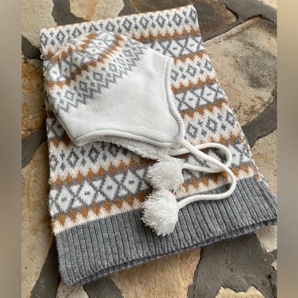 NWOT adorable Grey and white hat and scarf - Picture 1 of 10